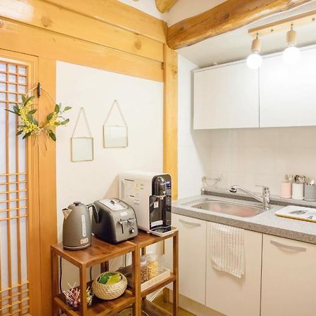 Hostel Vanilla 3 Suite Dongdaemun Seoul Exterior photo